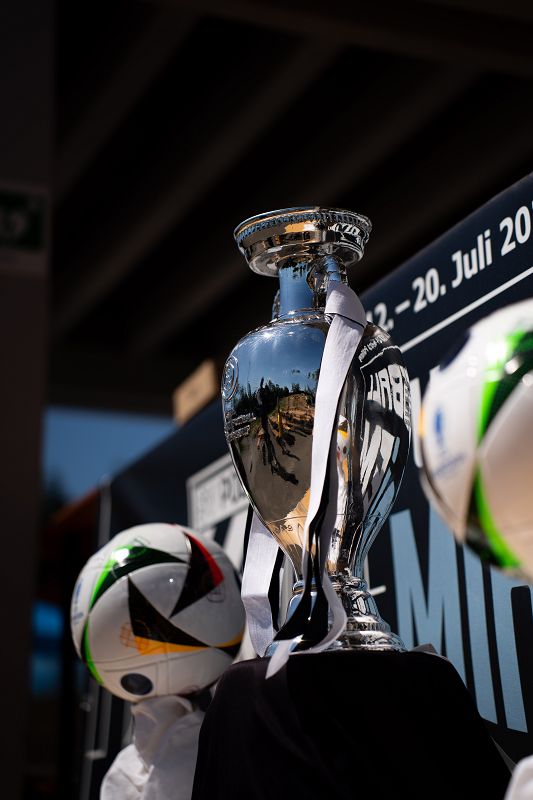 Pokal der Mini-WM des SV Polling
